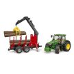Bruder John Deere 7R 350 traktor erdészeti pótkocsival és 4 farönkkel - KP JÁTÉK