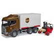Bruder Scania Super 560R UPS logisztikai teherautó targoncával - KP JÁTÉK
