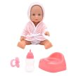Dolls World fürdethető baba fürdőköpenyben cumival, cumisüveggel és bilivel - KP JÁTÉK