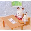Sylvanian Families Étkező asztal székekkel - KP JÁTÉK