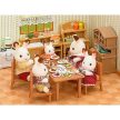 Sylvanian Families Étkező asztal székekkel - KP JÁTÉK