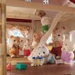 Sylvanian Families Piros tetős vidéki ház világítással - KP JÁTÉK