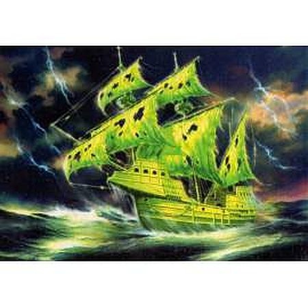 Zvezda Flying Dutchman [Ghost Ship] kísértethajó 1:100 - KP JÁTÉK